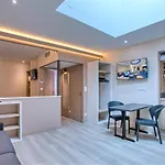 Hotel Montaigne 3*