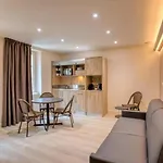 Hotel Montaigne 3*