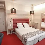 Montaigne Hotel
