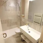 Montaigne Hotel