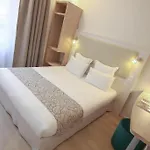 Montaigne Hotel 3*