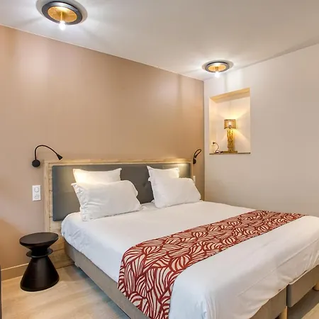 Montaigne Отель