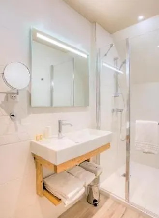 Otel Montaigne 3*
