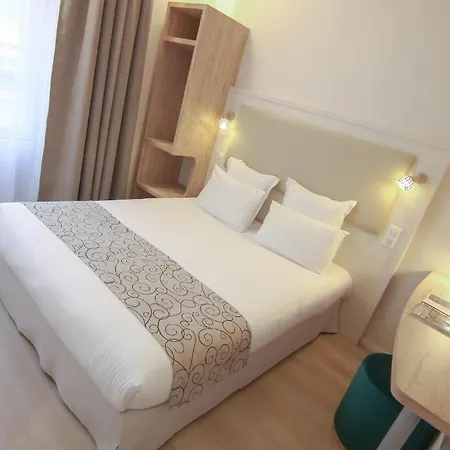 Montaigne Отель 3*