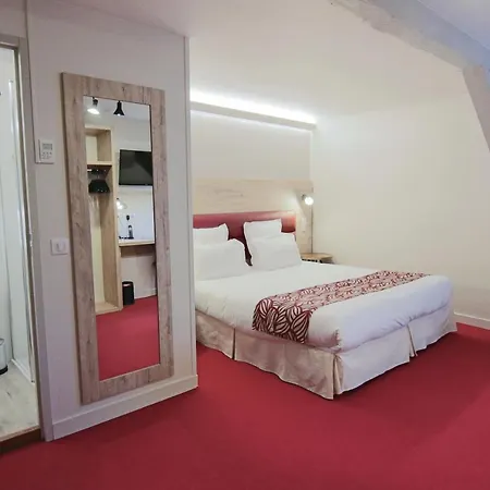 Отель Montaigne Сарла-ла-Канеда