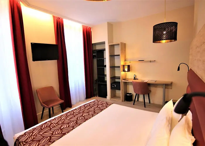 Montaigne Hotel 3*